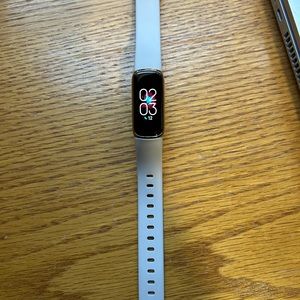 Fitbit Luxe new without box